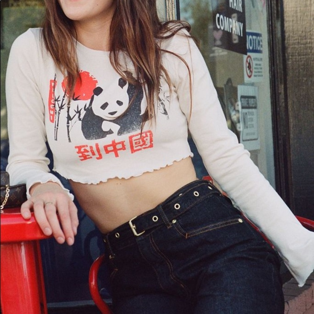 UO Panda Lettuce-Edge Long Sleeve Crop Top Tee